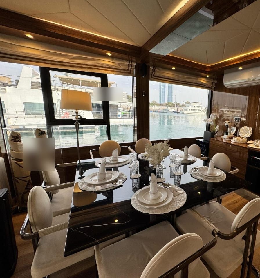Amber Regent – luxury yacht rental in Abu Dhabi (4)