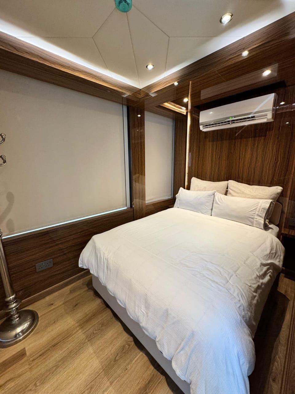 Amber Regent – luxury yacht rental in Abu Dhabi (6)