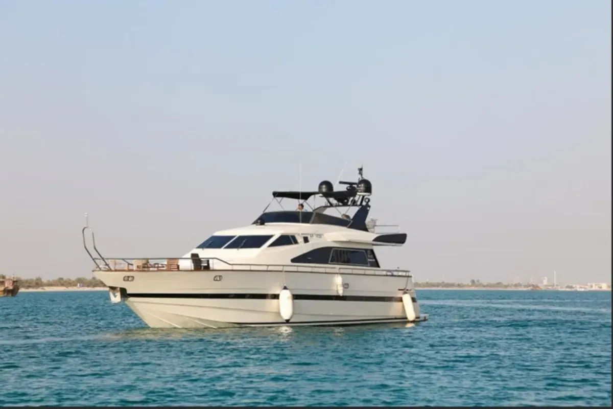 Azure Star – luxury yacht rental in Abu Dhabi (2)