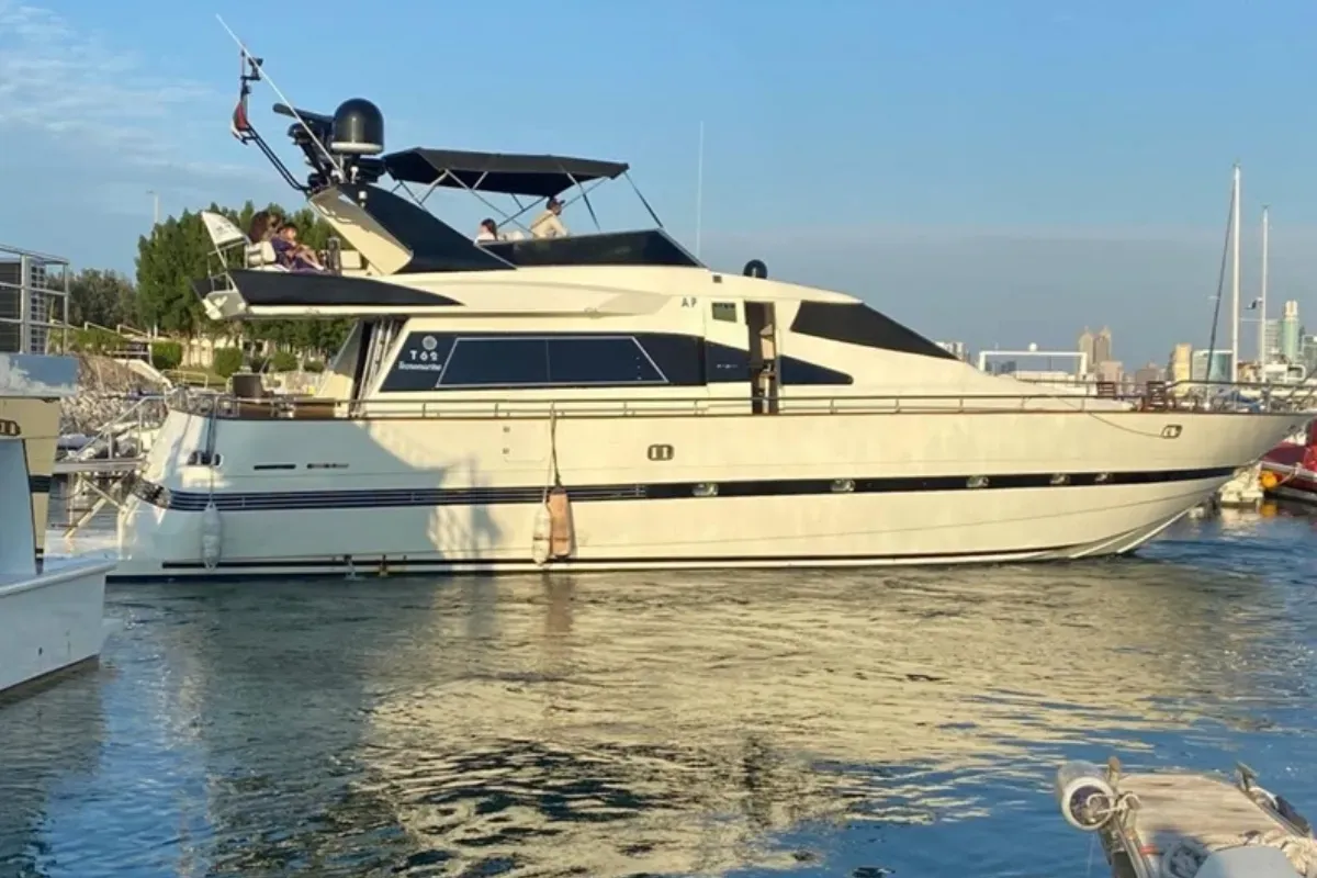 Azure Star – luxury yacht rental in Abu Dhabi (3)