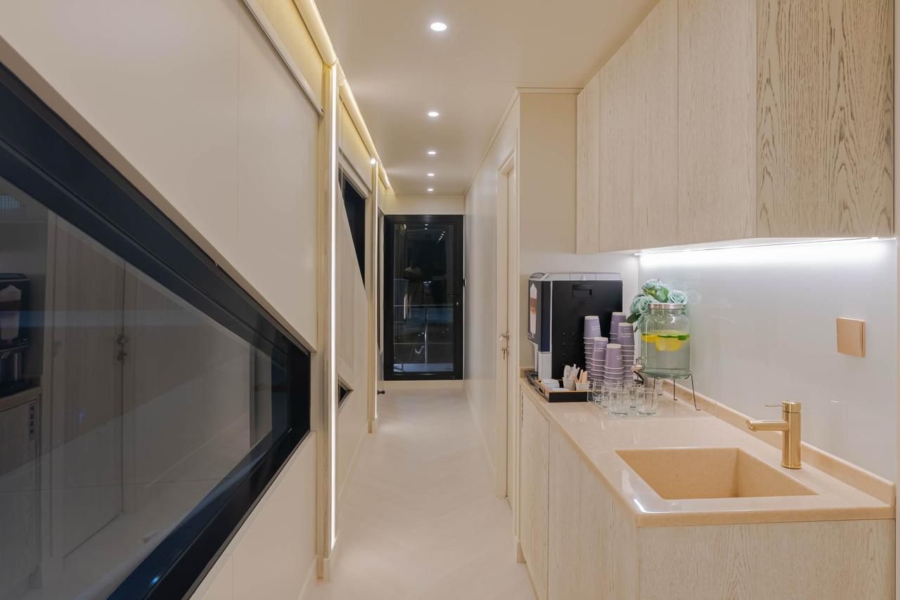 Celestia – luxury yacht rental in Abu Dhabi (10)