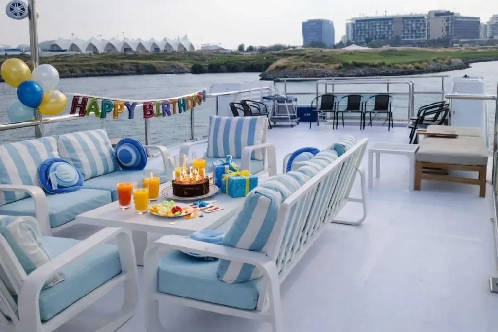 Desert Rose – luxury yacht rental in Abu Dhabi (5)