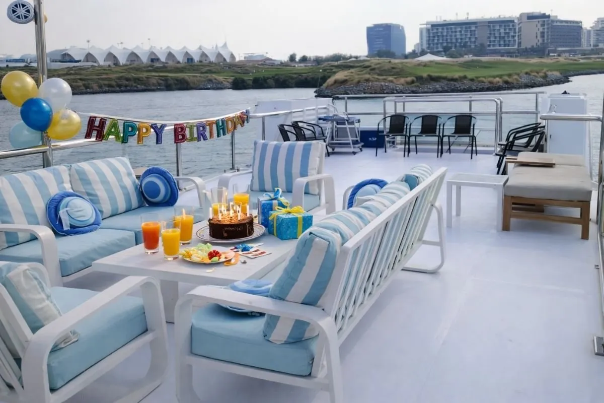 Desert Rose – luxury yacht rental in Abu Dhabi (5)