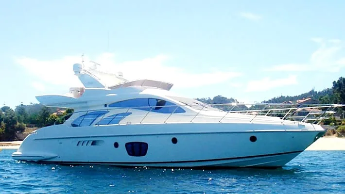 Emerald 55 – luxury yacht rental in Abu Dhabi