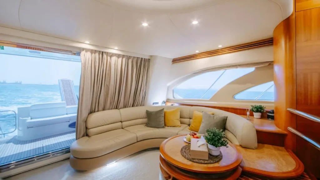 Emerald 55 – luxury yacht rental in Abu Dhabi (6)