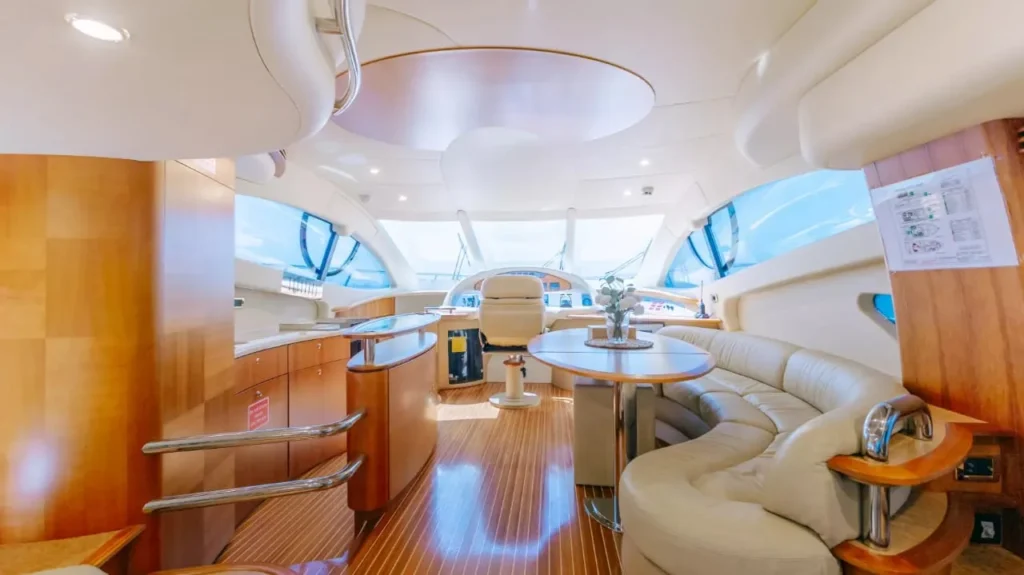 Emerald 55 – luxury yacht rental in Abu Dhabi (8)
