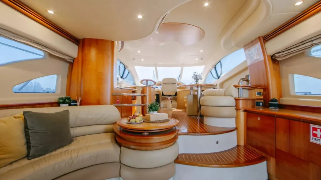Emerald 55 – luxury yacht rental in Abu Dhabi (9)