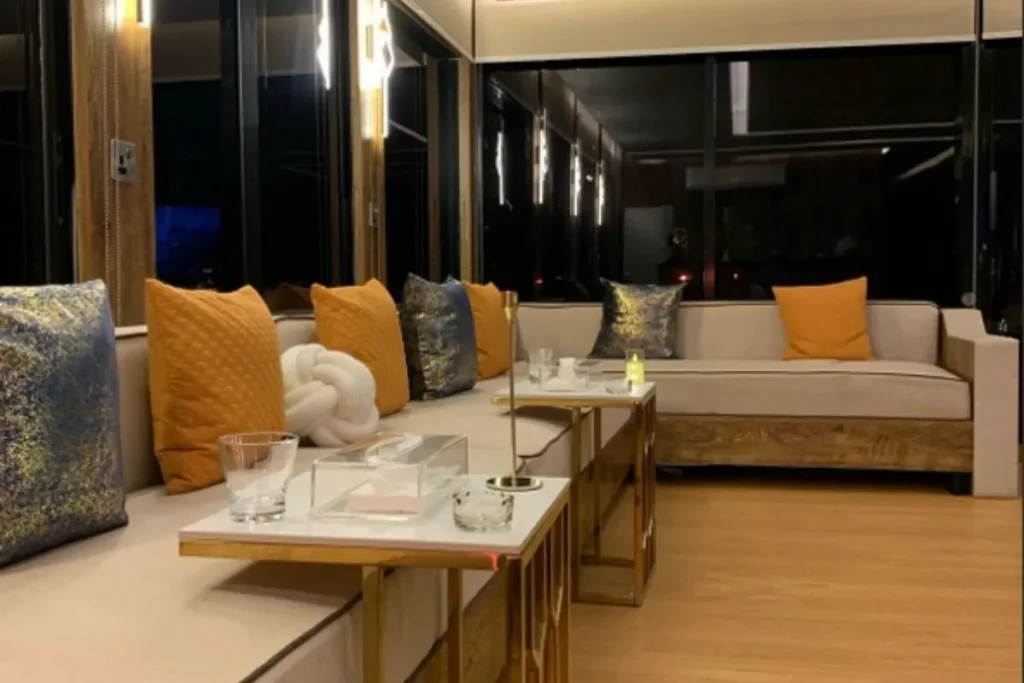 Grand Majesty – luxury yacht rental in Abu Dhabi (5)