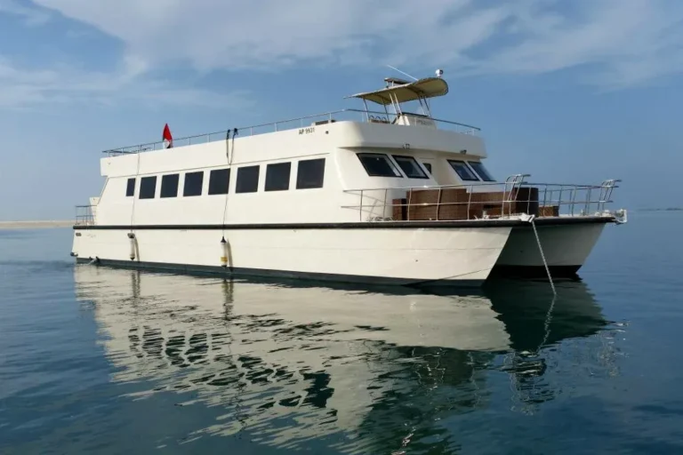 Ocean Cat 75 – luxury yacht rental in Abu Dhabi