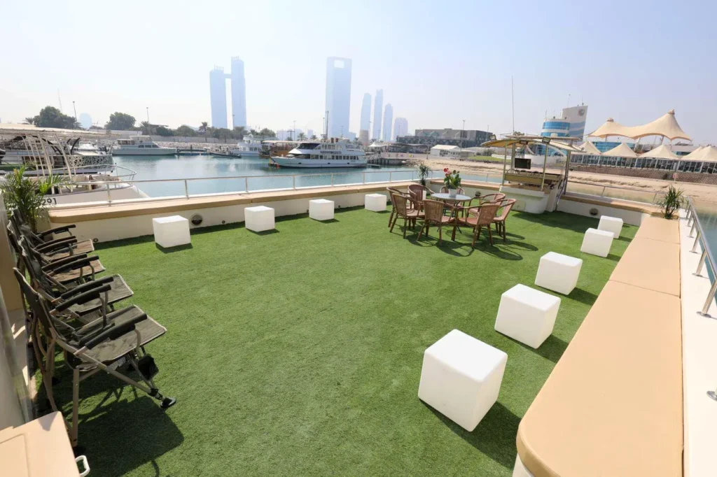 Ocean Cat 75 – luxury yacht rental in Abu Dhabi (5)