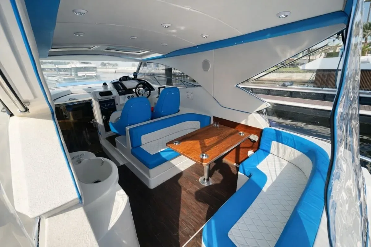 Onyx Lady – luxury yacht rental in Abu Dhabi (2)