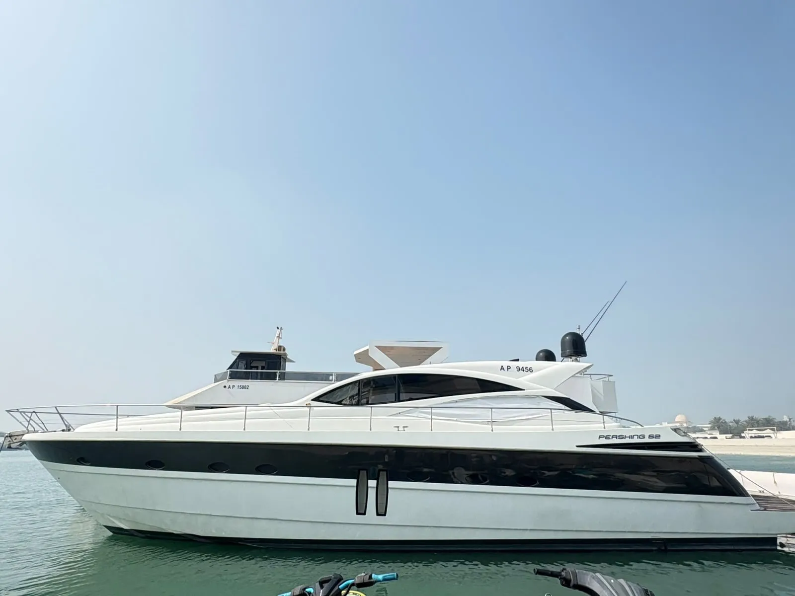 Silver Arrow 62 – luxury yacht rental in Abu Dhabi