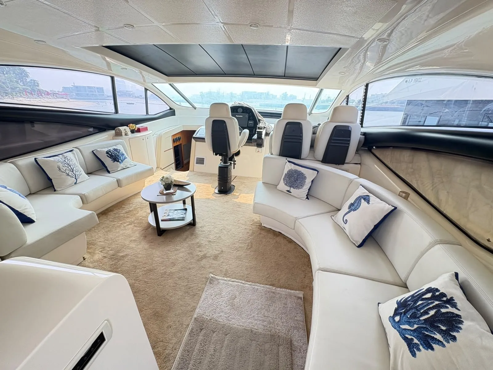 Silver Arrow 62 – luxury yacht rental in Abu Dhabi (2)
