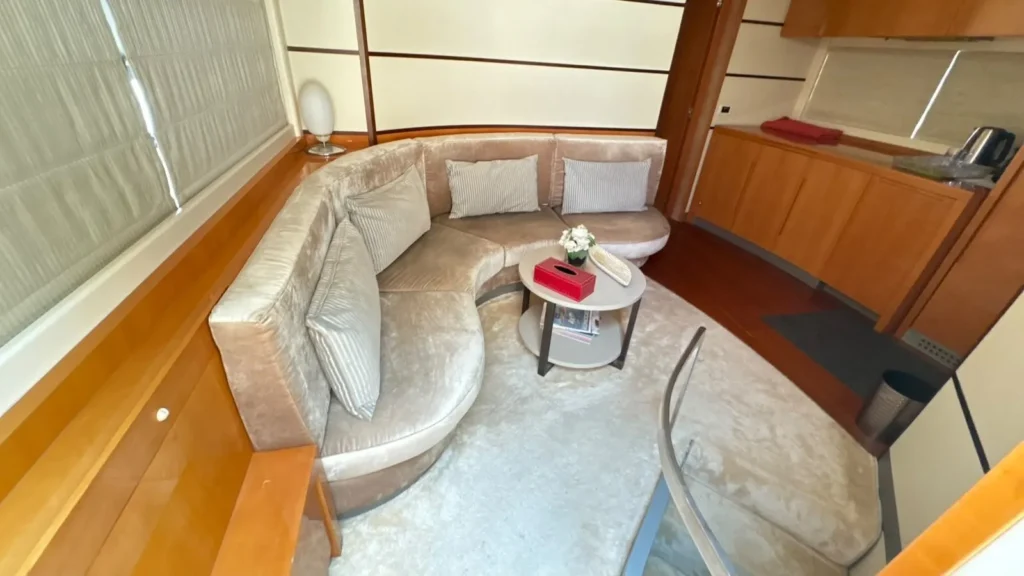 Silver Arrow 62 – luxury yacht rental in Abu Dhabi (5)